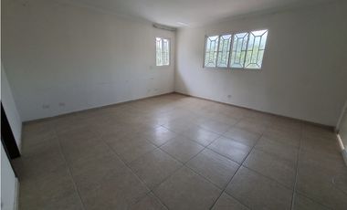 VENTA DE AMPLIA CASA EN ALTOS DE PANAMA - ALTOS DEL COUNTRY 2000