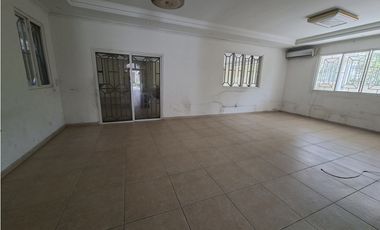 VENTA DE AMPLIA CASA EN ALTOS DE PANAMA - ALTOS DEL COUNTRY 2000