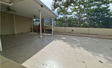 VENTA DE AMPLIA CASA EN ALTOS DE PANAMA - ALTOS DEL COUNTRY 2000
