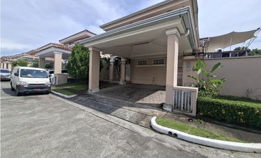 VENTA DE AMPLIA CASA EN ALTOS DE PANAMA - ALTOS DEL COUNTRY 2000