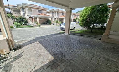 VENTA DE AMPLIA CASA EN ALTOS DE PANAMA - ALTOS DEL COUNTRY 2000
