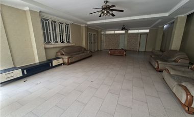 VENTA DE AMPLIA CASA EN ALTOS DE PANAMA - ALTOS DEL COUNTRY 2000