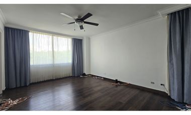 Se Vende apartamento en PH Oceanía, Edison Park (MZ)