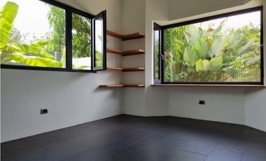 Se Alquila casa en el Nuevo Club de Golf, Brisas del Golf (MZ)