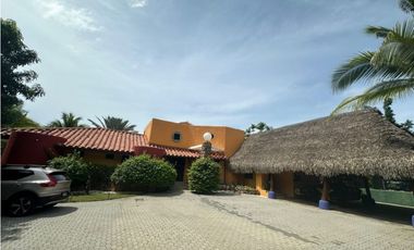 VENTA CASA DE PLAYA EN SAN CARLOS PUNTA ROCA (OF)