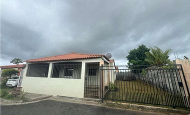 VENTA CASA EN LA CHORRERA RES. ARBOLEDAS CLUSTER LOS ALMENDROS (OF)