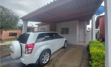 Alquilo casa en Los Avellanos Arboledas Chorrera