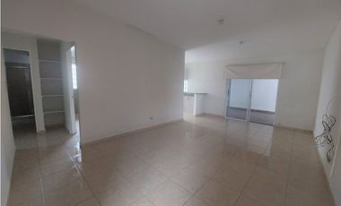 Alquilo casa en Los Avellanos Arboledas Chorrera