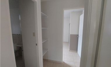 Alquilo casa en Los Avellanos Arboledas Chorrera