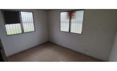 SE VENDE CASA EN ALTOS DE VACAMONTE