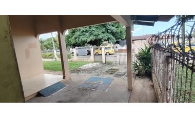 SE VENDE CASA EN ALTOS DE VACAMONTE