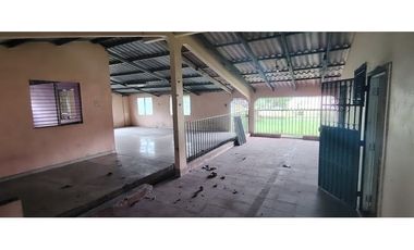 SE VENDE CASA EN ALTOS DE VACAMONTE