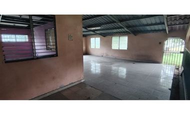 SE VENDE CASA EN ALTOS DE VACAMONTE