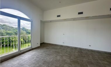 Se Vende Apartamento con Terraza en Tucán Country Club & Resort