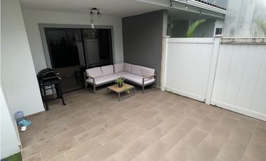 Venta de casa en Brisas del Golf Paseo del Norte, PH Aventura