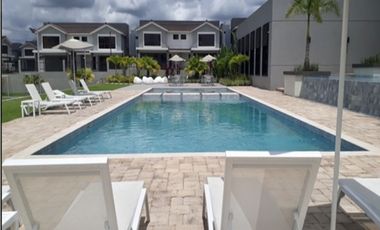 Venta de casa en Brisas del Golf Paseo del Norte, PH Aventura