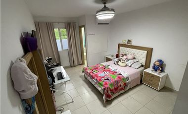 Venta de casa en Brisas del Golf Paseo del Norte, PH Aventura