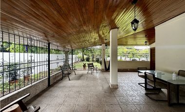 Se Vende Casa con Amplio Terreno y Espacio Alquilado