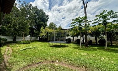 Se Vende Casa con Amplio Terreno y Espacio Alquilado