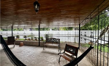 Se Vende Casa con Amplio Terreno y Espacio Alquilado