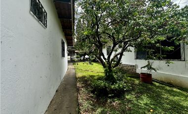 Se Vende Casa con Amplio Terreno y Espacio Alquilado