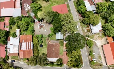 Se Vende Casa con Amplio Terreno y Espacio Alquilado