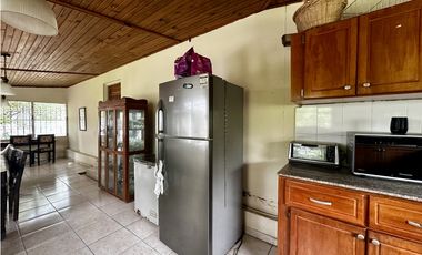 Se Vende Casa con Amplio Terreno y Espacio Alquilado