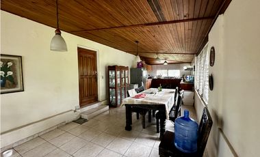 Se Vende Casa con Amplio Terreno y Espacio Alquilado