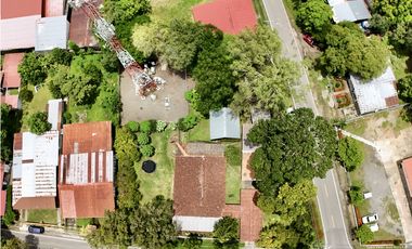 Se Vende Casa con Amplio Terreno y Espacio Alquilado