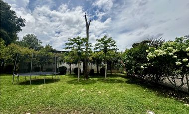 Se Vende Casa con Amplio Terreno y Espacio Alquilado