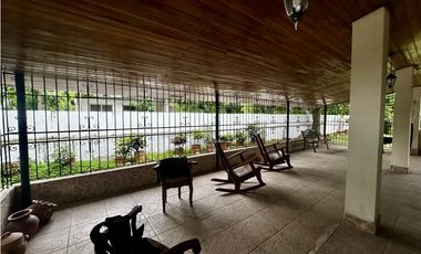 Se Vende Casa con Amplio Terreno y Espacio Alquilado