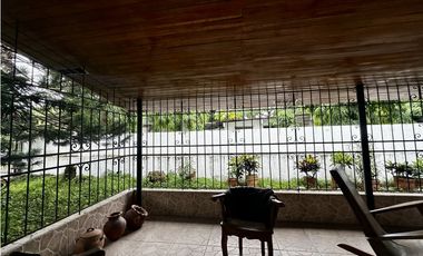 Se Vende Casa con Amplio Terreno y Espacio Alquilado