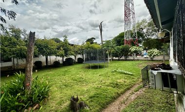 Se Vende Casa con Amplio Terreno y Espacio Alquilado