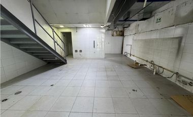 Se alquila local comercial