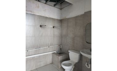 Local Comercial Condado del rey 100 m2