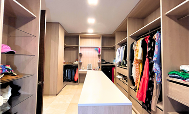 Lujoso apartamento en venta en Costa del Este. Panamá. 25-7248.