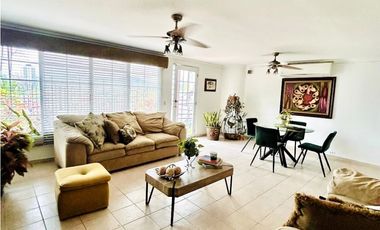 Casa Familiar en Venta en Betania, Altos del Chase