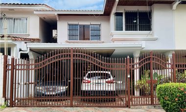 Casa Familiar en Venta en Betania, Altos del Chase
