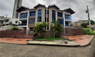 VENTA DE CASA DE  285.40 M2 - PH LE MANSION - BETHANIA