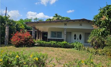 CASA DE PLAYA EN URBANIZACION CERRADA CON AREA SOCIAL