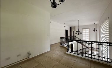 Se Vende Casa en Los Senderos de Camino de Cruces