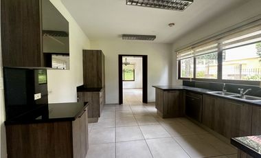 Se Vende Casa en Los Senderos de Camino de Cruces