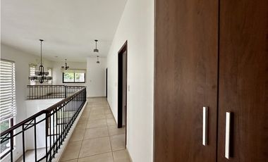 Se Vende Casa en Los Senderos de Camino de Cruces