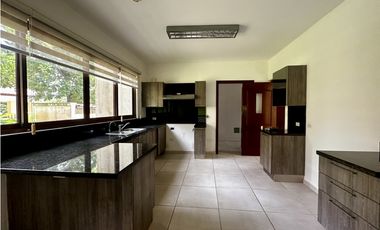 Se Vende Casa en Los Senderos de Camino de Cruces
