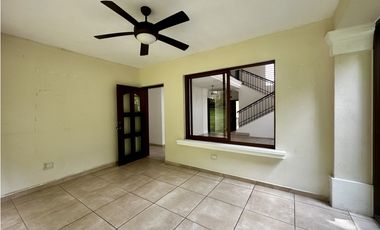 Se Vende Casa en Los Senderos de Camino de Cruces
