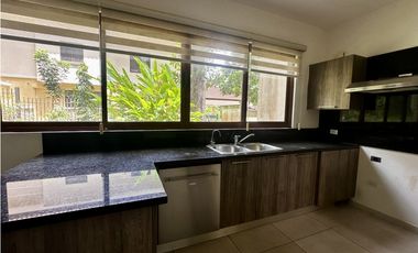 Se Vende Casa en Los Senderos de Camino de Cruces