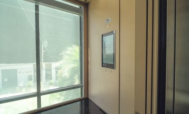 Venta de oficina en gris  dentro del Ph Nuovo, Bellavista