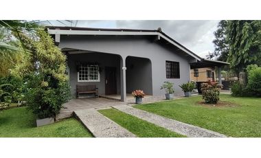 VENDO HERMOSA CASA EN ALTOS DE VACAMONTE