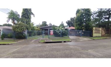 VENDO HERMOSA CASA EN ALTOS DE VACAMONTE