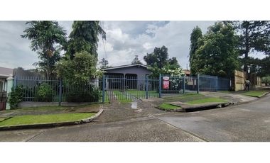 VENDO HERMOSA CASA EN ALTOS DE VACAMONTE